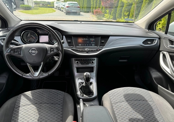 Opel Astra cena 42900 przebieg: 139000, rok produkcji 2019 z Pajęczno małe 596